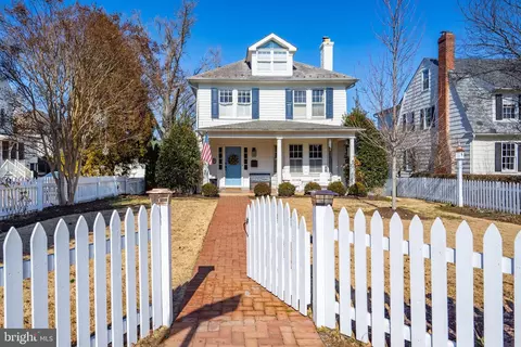 2 N Acton Pl, Annapolis, MD 21401