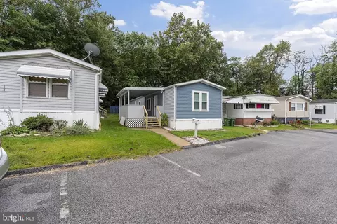 635 Sunset Strip, Brooklyn Park, MD 21225