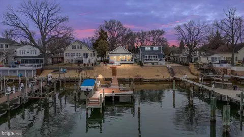 402 Greenland Beach Rd, Chestnut Hill Cove, MD 21226