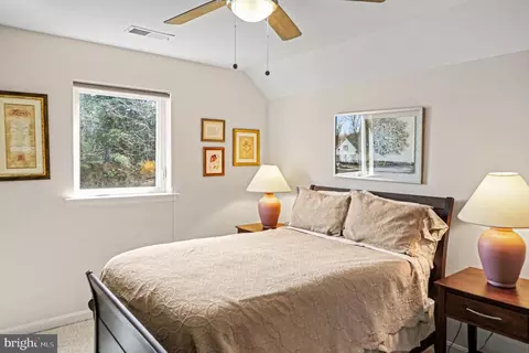 Bedroom - 7915 Charles Ct, Pasadena, MD 21122 photo 4 of 7