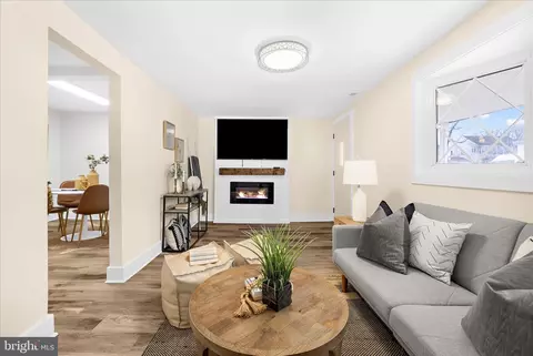 Living - 762 208th St, Pasadena, MD 21122 photo 4 of 4