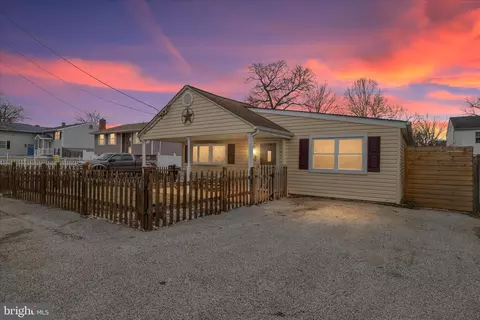 762 208th St, Pasadena, MD 21122
