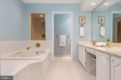 Bath - 2771 Gingerview Ln, Annapolis, MD 21401 photo 2 of 4