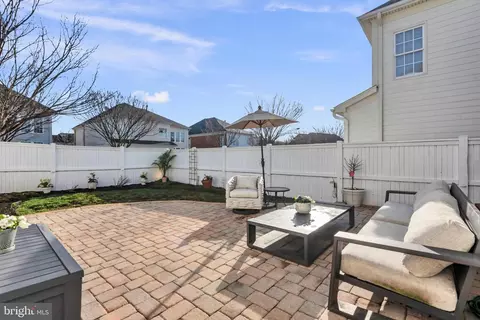 Exterior - 706 Pilot House Dr, Annapolis, MD 21401 photo 3 of 6
