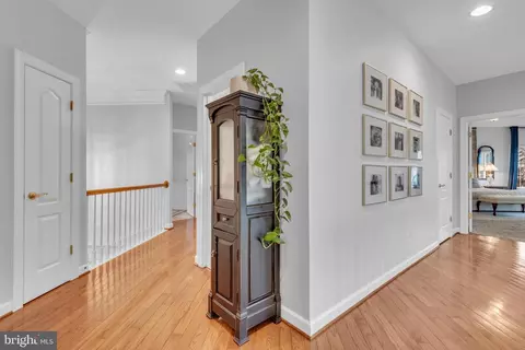 Entry Way - 706 Pilot House Dr, Annapolis, MD 21401 photo 3 of 6