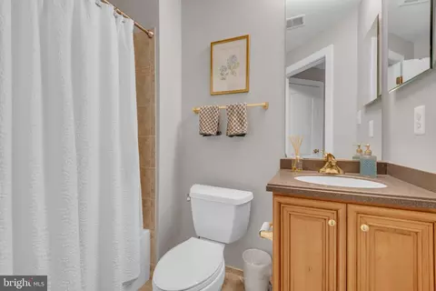 Bath - 706 Pilot House Dr, Annapolis, MD 21401 photo 4 of 4