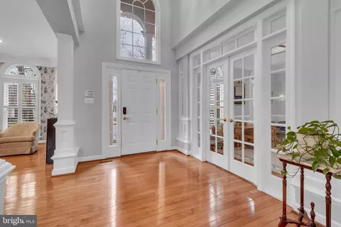 Entry Way - 706 Pilot House Dr, Annapolis, MD 21401 photo 2 of 6