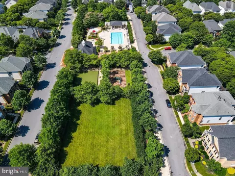 View/Area - 706 Pilot House Dr, Annapolis, MD 21401 photo 2 of 2
