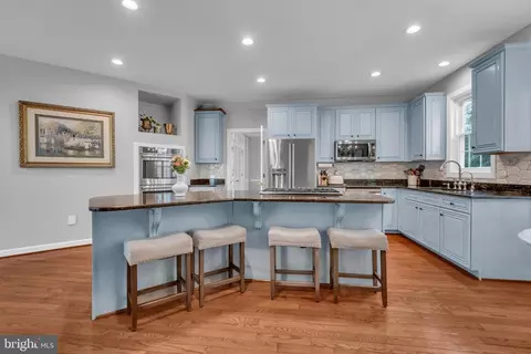 Kitchen - 706 Pilot House Dr, Annapolis, MD 21401 photo 2 of 5