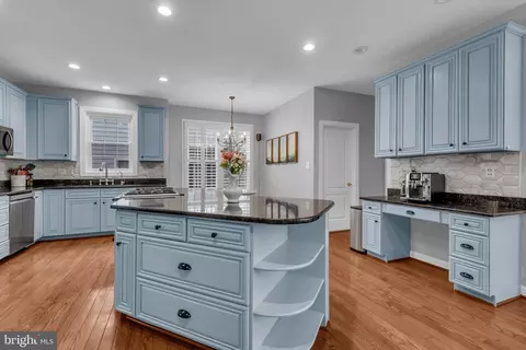 Kitchen - 706 Pilot House Dr, Annapolis, MD 21401 photo 4 of 5