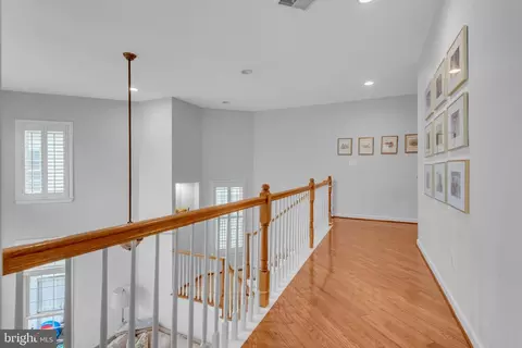 Entry Way - 706 Pilot House Dr, Annapolis, MD 21401 photo 5 of 6
