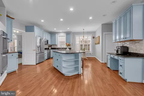 Kitchen - 706 Pilot House Dr, Annapolis, MD 21401 photo 3 of 5