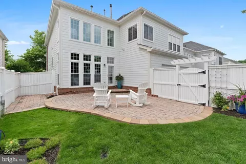 Exterior - 706 Pilot House Dr, Annapolis, MD 21401 photo 2 of 6