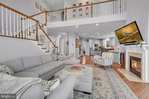 Living - 706 Pilot House Dr, Annapolis, MD 21401 photo 1 of 1