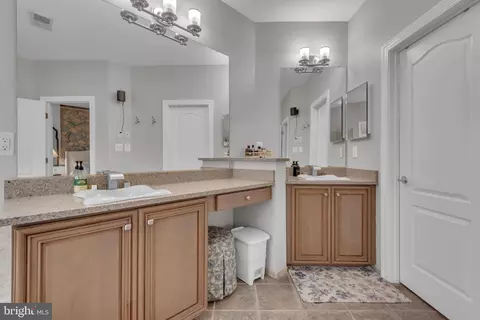 Entry Way - 706 Pilot House Dr, Annapolis, MD 21401 photo 4 of 6