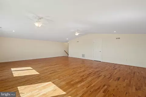 Living - 6065 Melbourne Ave, Deale, MD 20751 photo 6 of 7