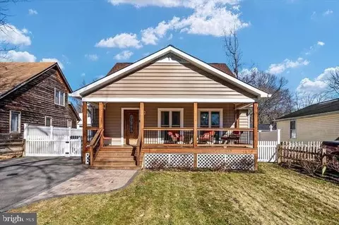 1176 Spruce Ave, Shady Side, MD 20764