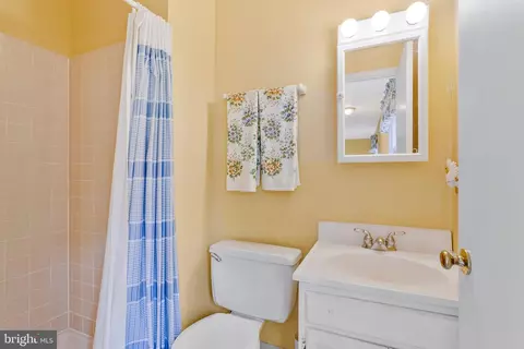 Bath - 120 Claiborne Rd, Edgewater, MD 21037 photo 2 of 2