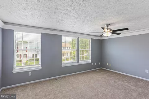Living - 654 Willowby Run, Pasadena, MD 21122 photo 2 of 3
