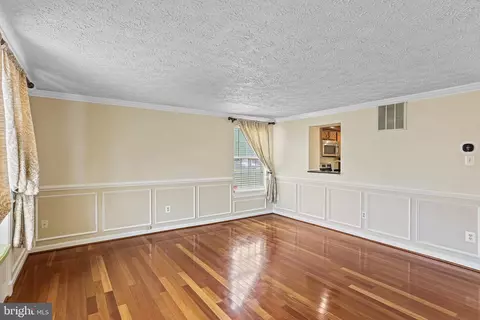 Living - 654 Willowby Run, Pasadena, MD 21122 photo 1 of 3