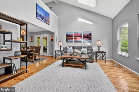 Living - 2908 Johnson Dr, Davidsonville, MD 21035 photo 1 of 2