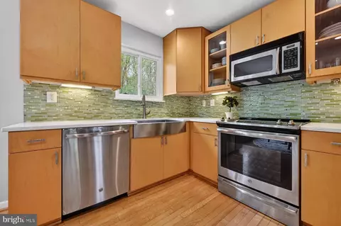 Kitchen - 2908 Johnson Dr, Davidsonville, MD 21035 photo 2 of 3