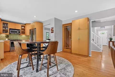 Dining - 2908 Johnson Dr, Davidsonville, MD 21035 photo 4 of 5