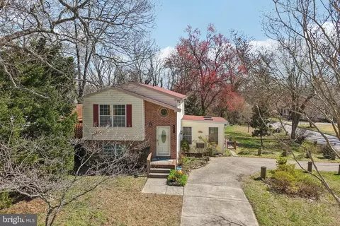 8057 Maywood Ave, Pasadena, MD 21122