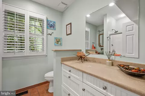 Bath - 42 Poplar Point Rd, Edgewater, MD 21037 photo 1 of 6