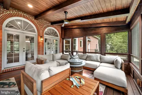 Exterior - 42 Poplar Point Rd, Edgewater, MD 21037 photo 3 of 11