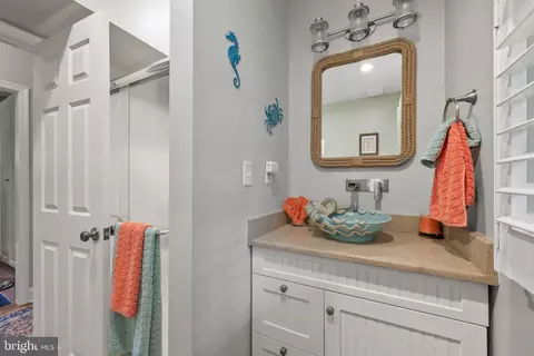 Bath - 42 Poplar Point Rd, Edgewater, MD 21037 photo 2 of 6
