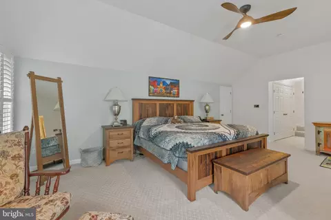 Bedroom - 42 Poplar Point Rd, Edgewater, MD 21037 photo 4 of 9