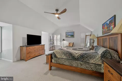 Bedroom - 42 Poplar Point Rd, Edgewater, MD 21037 photo 3 of 9