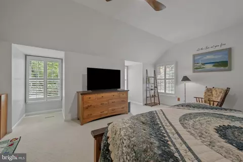 Bedroom - 42 Poplar Point Rd, Edgewater, MD 21037 photo 5 of 9
