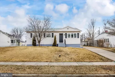 518 Kintop Rd, Glen Burnie, MD 21061