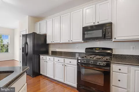Kitchen - 70 Two Rivers Dr, Edgewater, MD 21037 photo 2 of 4