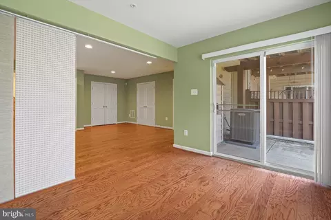 Living - 70 Two Rivers Dr, Edgewater, MD 21037 photo 4 of 14