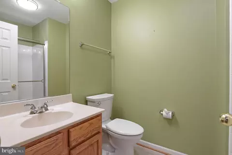 Bath - 70 Two Rivers Dr, Edgewater, MD 21037 photo 1 of 6