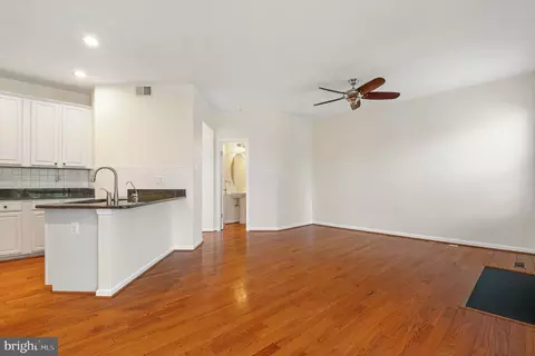 Living - 70 Two Rivers Dr, Edgewater, MD 21037 photo 13 of 14
