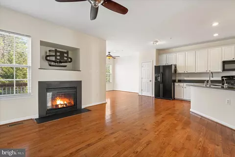 Living - 70 Two Rivers Dr, Edgewater, MD 21037 photo 11 of 14