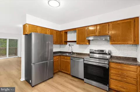 Kitchen - 554 Melissa Ct, Arnold, MD 21012 photo 2 of 3