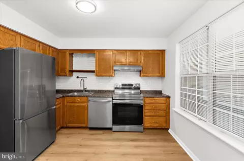 Kitchen - 554 Melissa Ct, Arnold, MD 21012 photo 3 of 3