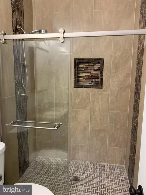 Bath - 441 Harding Ave, Odenton, MD 21113 photo 3 of 4