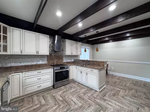 Entry Way - 441 Harding Ave, Odenton, MD 21113 photo 2 of 4