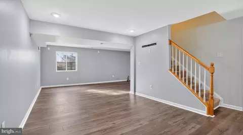 Living - 2801 Klein Ct, Crofton, MD 21114 photo 4 of 4