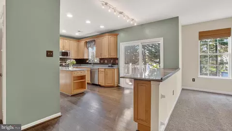 Entry Way - 2801 Klein Ct, Crofton, MD 21114 photo 5 of 10