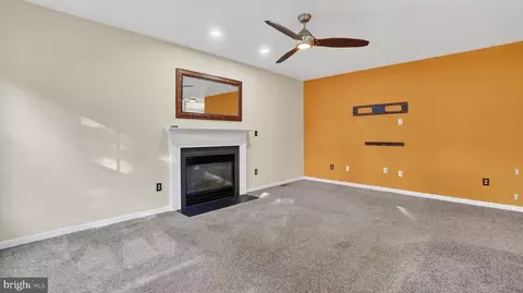 Living - 2801 Klein Ct, Crofton, MD 21114 photo 3 of 4