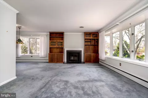 Living - 162 Sillery Bay Rd, Pasadena, MD 21122 photo 1 of 6