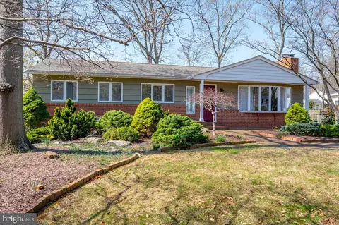 162 Sillery Bay Rd, Pasadena, MD 21122