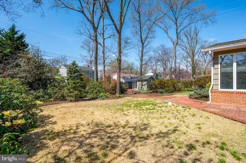 Exterior - 162 Sillery Bay Rd, Pasadena, MD 21122 photo 5 of 10